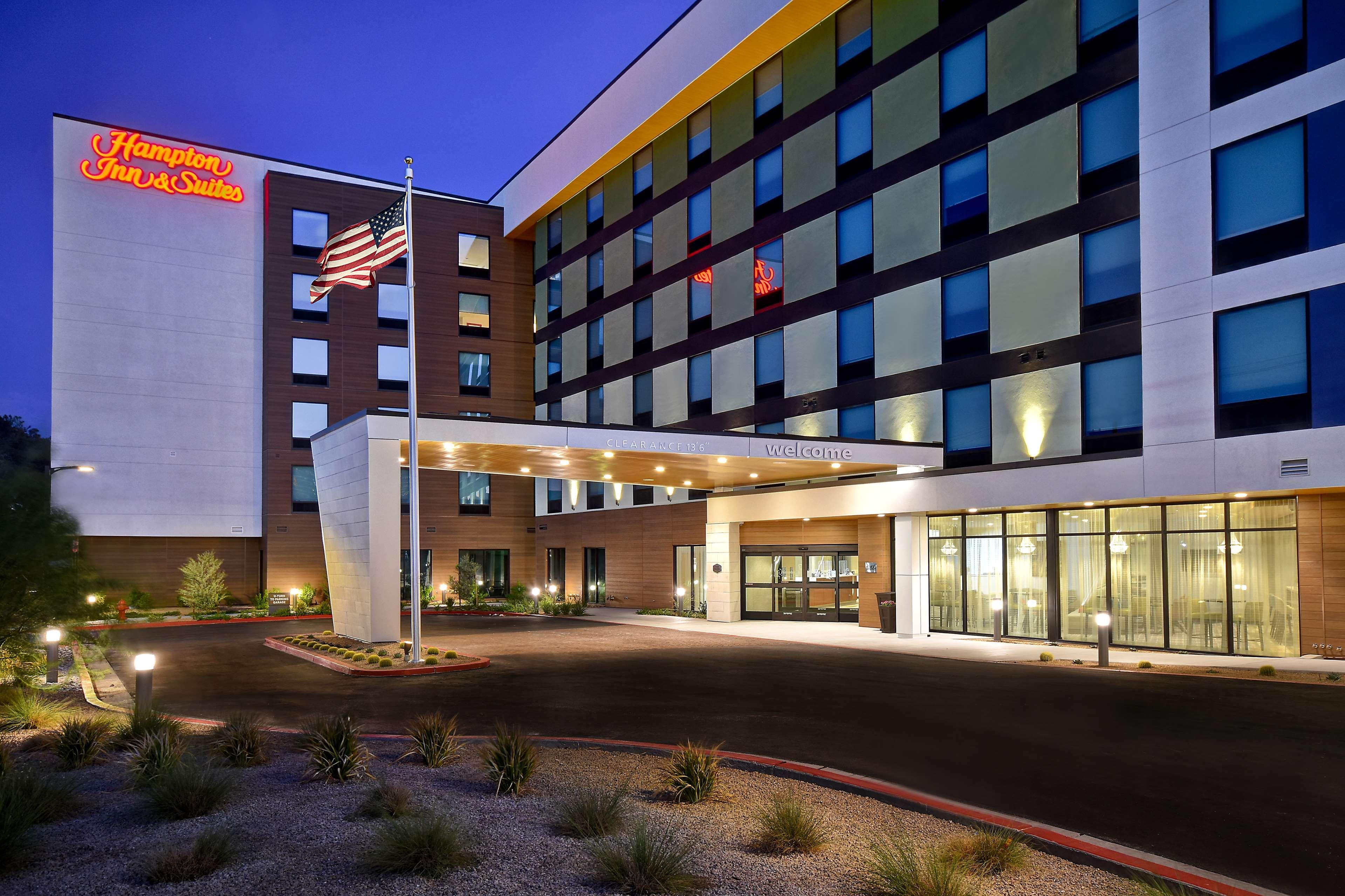 Home2 Suites By Hilton Las Vegas Convention Center - No Resort Fee Exterior photo