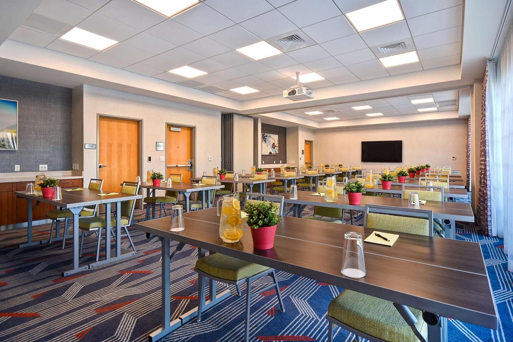 Home2 Suites By Hilton Las Vegas Convention Center - No Resort Fee Exterior photo