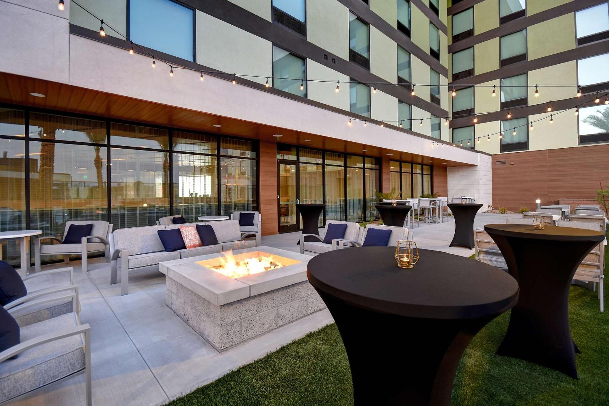 Home2 Suites By Hilton Las Vegas Convention Center - No Resort Fee Exterior photo